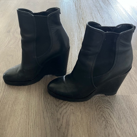 Michael Kors waterproof leather wedge ankle boots 8 - Picture 4 of 7